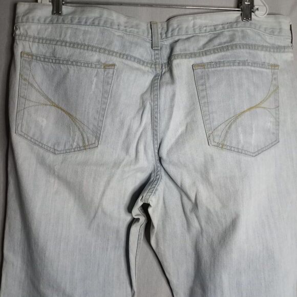 Old Navy Low waist Boy-Cut Distressed Light Wash Denim Women's Jeans Size 20 - Picture 5 of 9